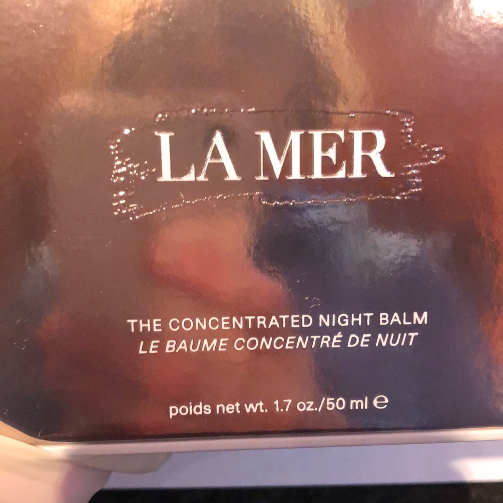 La Mer the concentrated night balm sealed genaissance & gift La Mer cosmetic bag